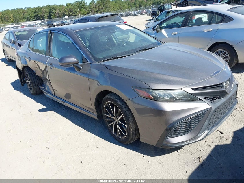 TOYOTA CAMRY SE