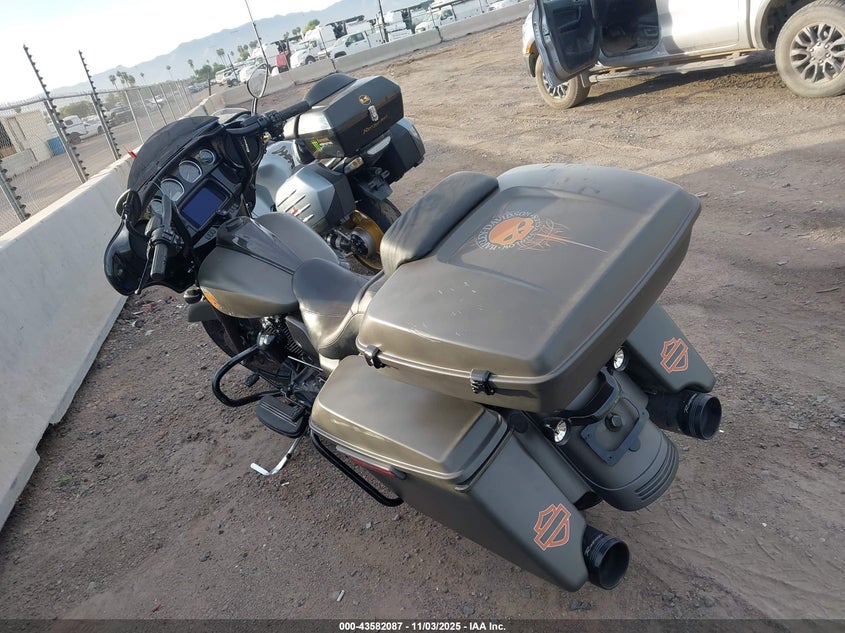 2019 HARLEY-DAVIDSON FLHXS - 1HD1KRP18KB679295