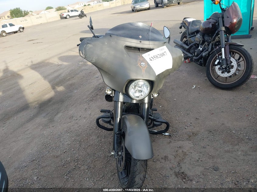 2019 HARLEY-DAVIDSON FLHXS - 1HD1KRP18KB679295
