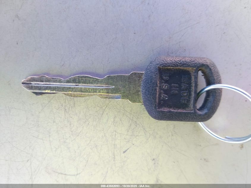 2000 Chevrolet C2500 VIN: 1GCGC23R4YF517287 Lot: 43582093