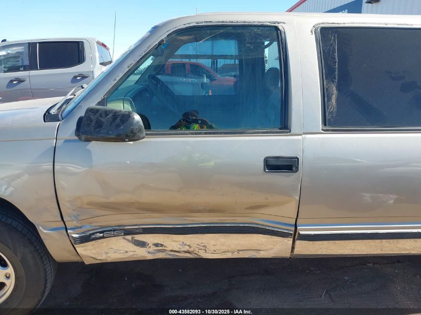 2000 Chevrolet C2500 VIN: 1GCGC23R4YF517287 Lot: 43582093