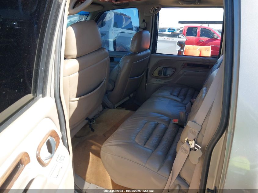 2000 Chevrolet C2500 VIN: 1GCGC23R4YF517287 Lot: 43582093