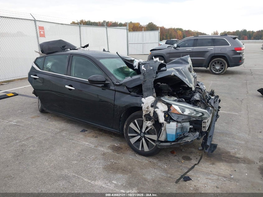 NISSAN ALTIMA SV FWD