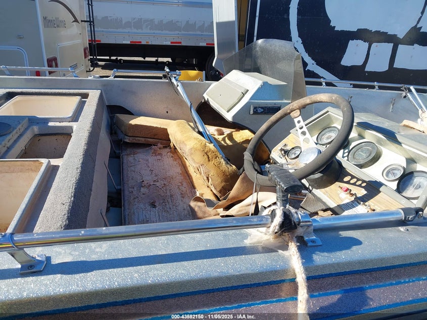 1984 RANGER BOAT/TRAILER auction photo 5