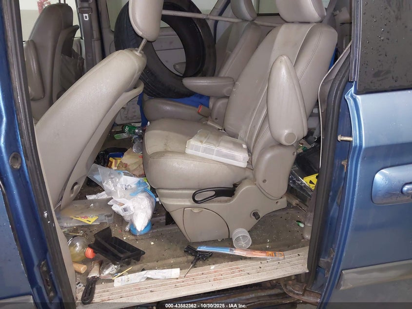 2005 Dodge Caravan Sxt VIN: 1D4GP45R25B255188 Lot: 43582362