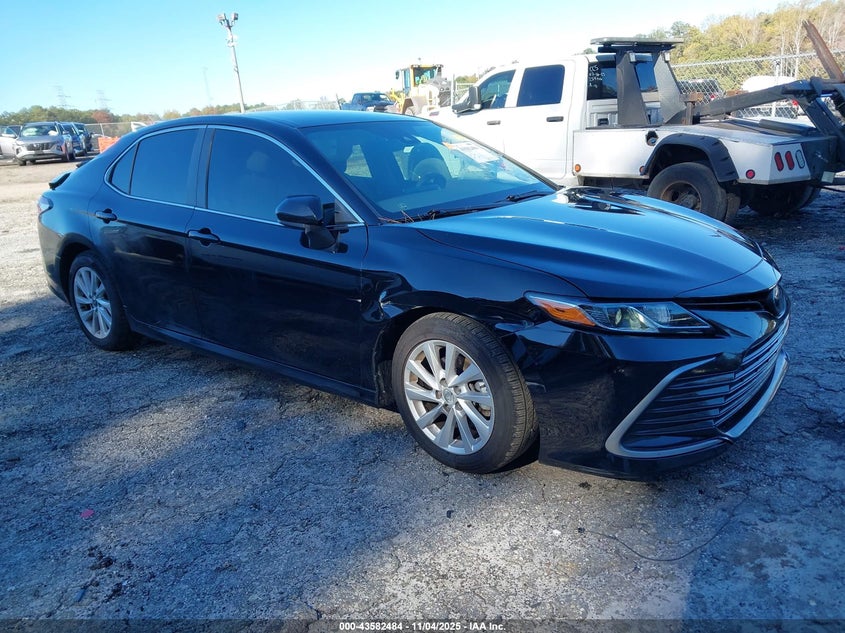 2022 TOYOTA CAMRY LE - 4T1C11AK7NU652836
