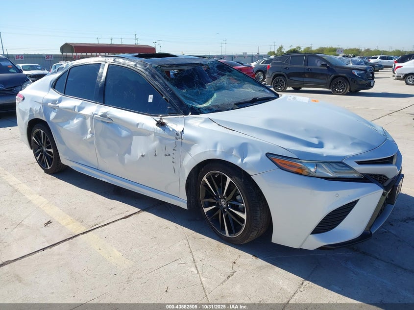 TOYOTA CAMRY XSE V6
