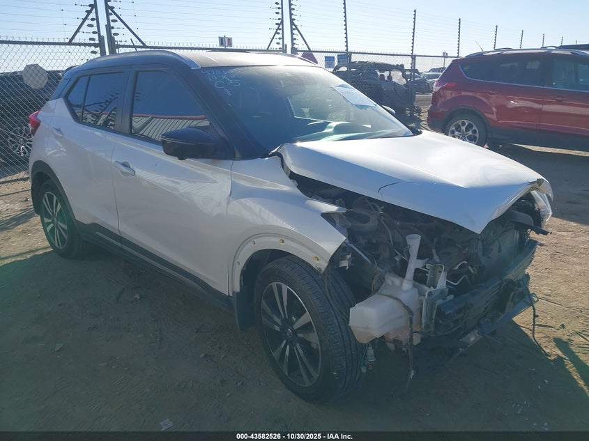 NISSAN KICKS SR XTRONIC CVT