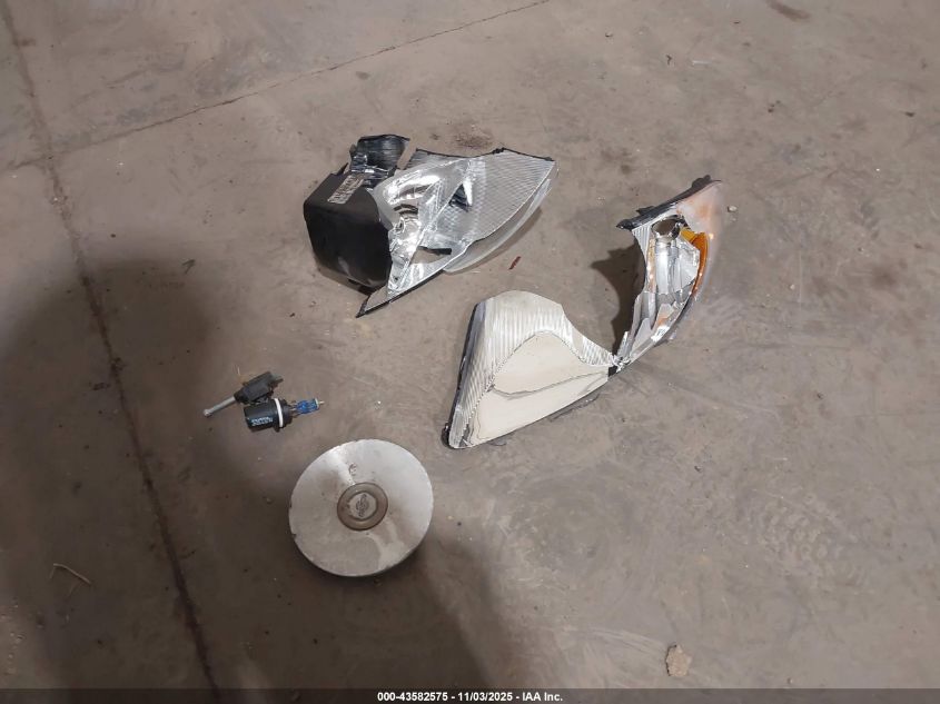 2003 Chrysler Town & Country Lxi VIN: 2C4GP54L93R225281 Lot: 43582575