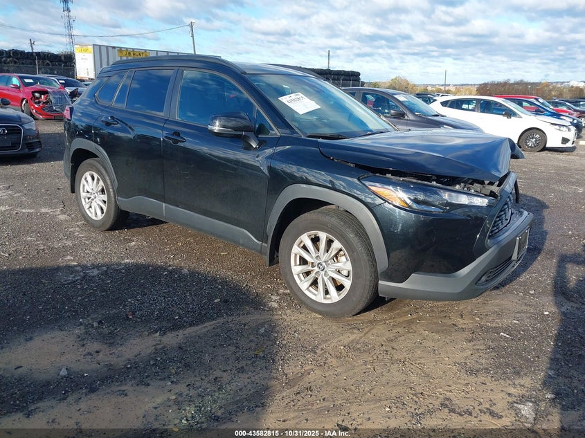 TOYOTA COROLLA CROSS LE