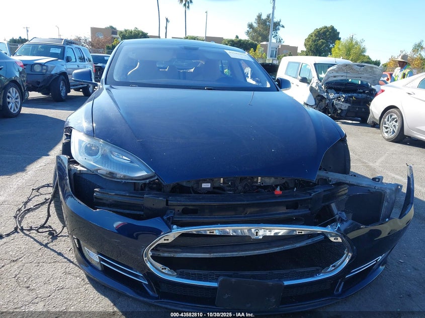 2013 Tesla Model S Performance VIN: 5YJSA1DP9DFP06278 Lot: 43582810
