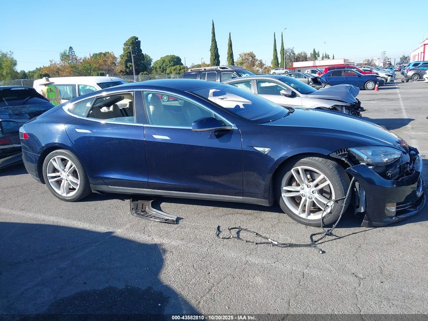 2013 Tesla Model S Performance VIN: 5YJSA1DP9DFP06278 Lot: 43582810