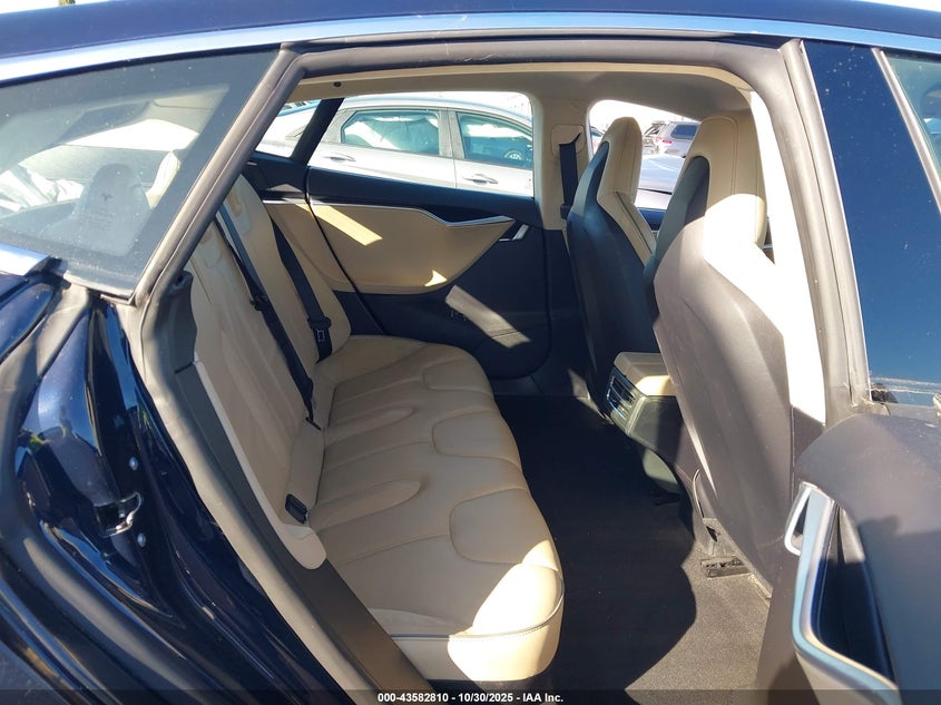 2013 Tesla Model S Performance VIN: 5YJSA1DP9DFP06278 Lot: 43582810