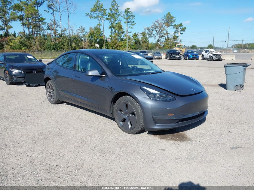 2022 Tesla Model 3 Rear-Wheel Drive