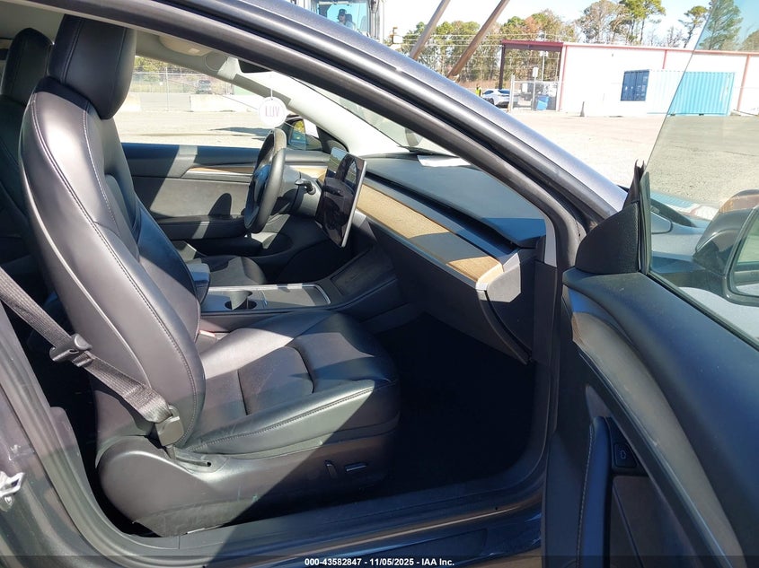 2022 Tesla Model 3 Rear-Wheel Drive