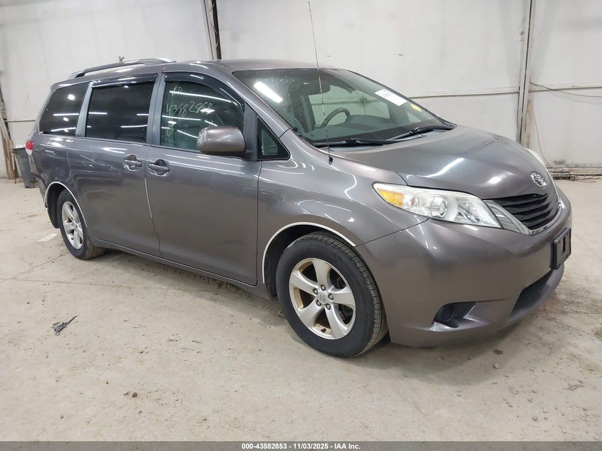 2013 TOYOTA SIENNA LE V6 8 PASSENGER - 5TDKK3DC7DS331363
