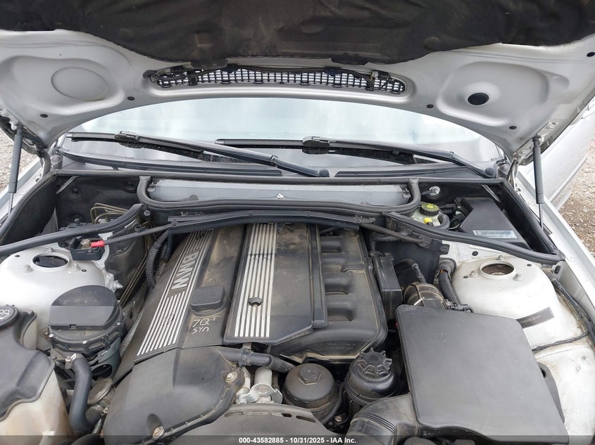 WBAEU33485PR20142 2005 BMW 3ER photo no. 10