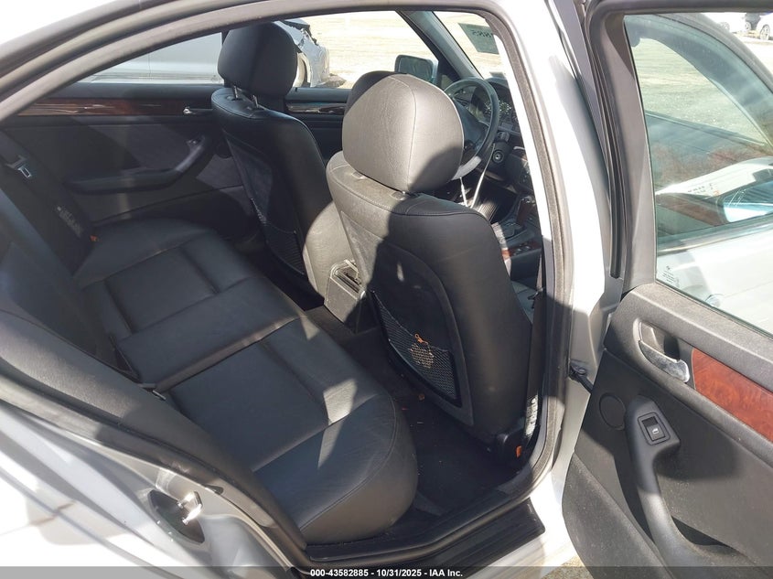 WBAEU33485PR20142 2005 BMW 3ER photo no. 8
