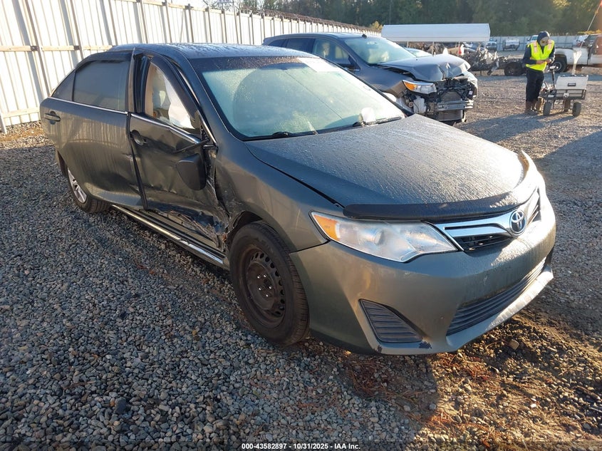TOYOTA CAMRY LE