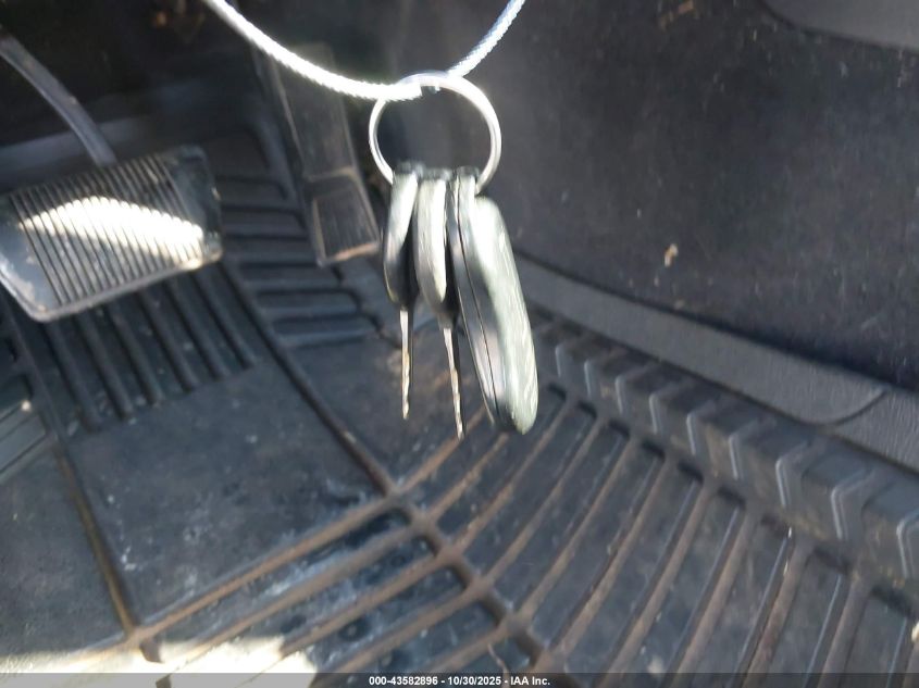 2002 Jeep Liberty Sport VIN: 1J4GL48K52W270273 Lot: 43582896