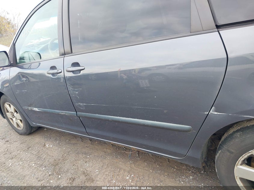 5TDZK22C89S227631 2009 TOYOTA SIENNA photo no. 17