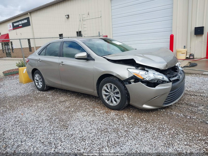 TOYOTA CAMRY LE