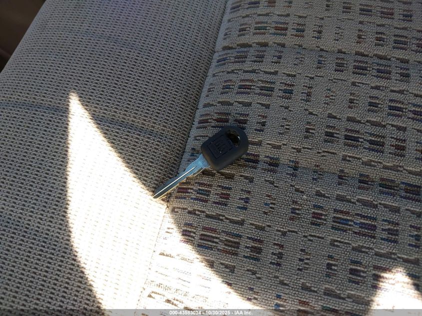 2002 Chevrolet Venture Ls VIN: 1GNDX03E72D300447 Lot: 43583034