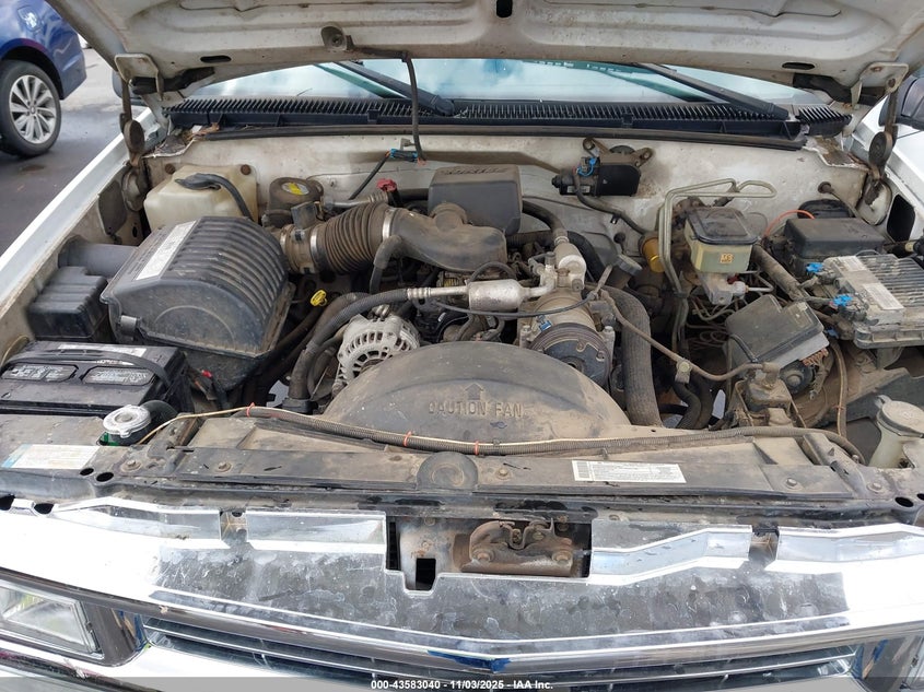 1GBGC34R7YF480714 2000 CHEVROLET C/K photo no. 10