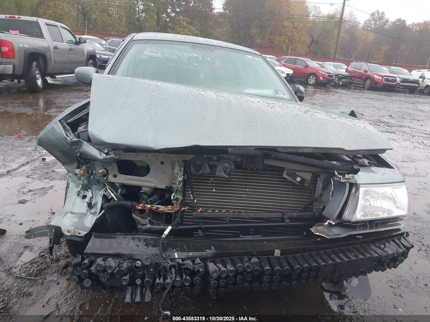 2005 Mercury Grand Marquis Gs VIN: 2MEFM74W85X668853 Lot: 43583319