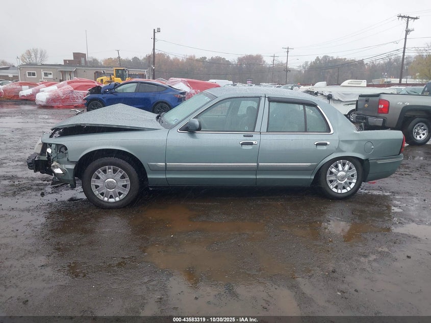 2005 Mercury Grand Marquis Gs VIN: 2MEFM74W85X668853 Lot: 43583319