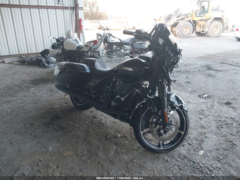 2024 HARLEY-DAVIDSON FLHX - 1HD1KB717RB641705