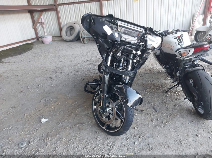 2024 HARLEY-DAVIDSON FLHX - 1HD1KB717RB641705