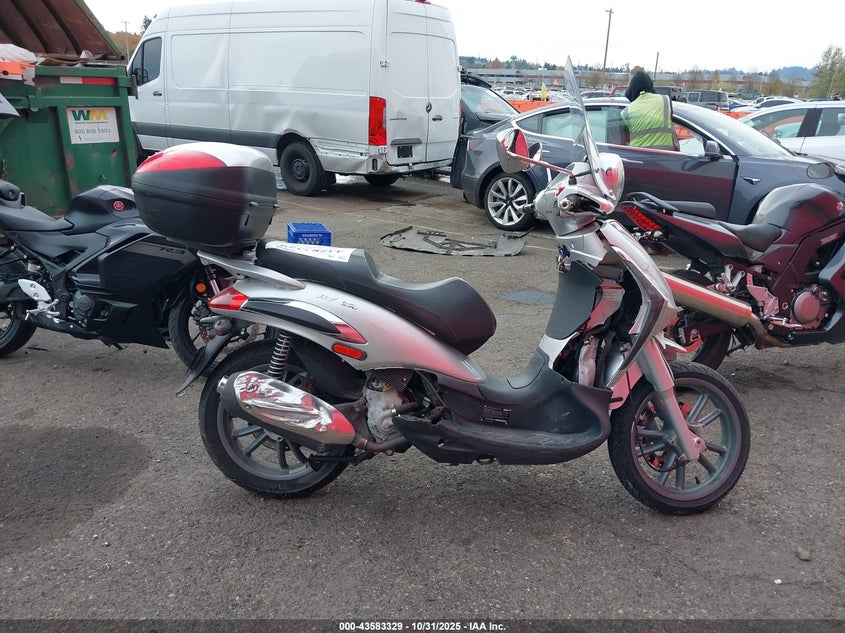 2009 Piaggio Bv 250 VIN: ZAPM289M395301831 Lot: 43583329