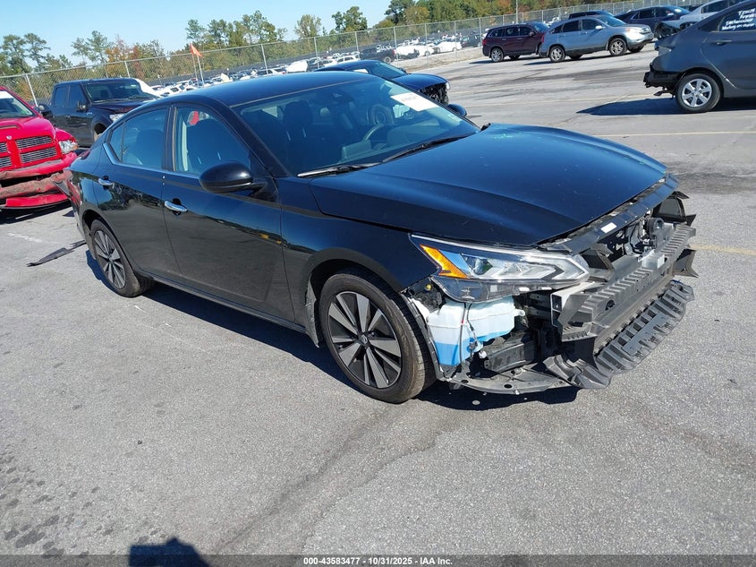 NISSAN ALTIMA SV FWD