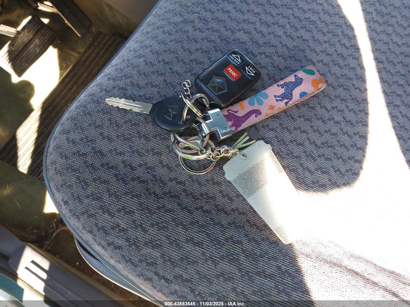 1998 Dodge Grand Caravan Se VIN: 1B4GP44R2WB621258 Lot: 43583545