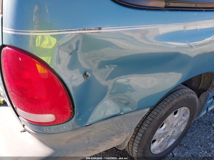 1998 Dodge Grand Caravan Se VIN: 1B4GP44R2WB621258 Lot: 43583545