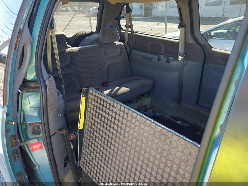 1998 Dodge Grand Caravan Se VIN: 1B4GP44R2WB621258 Lot: 43583545