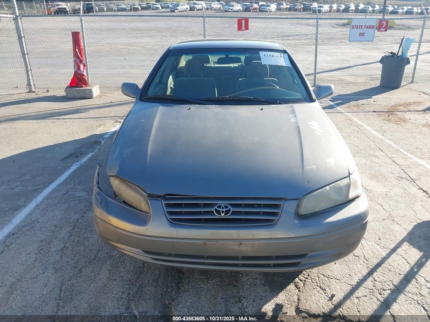 1999 Toyota Camry Le VIN: 4T1BG22K4XU394230 Lot: 43583605