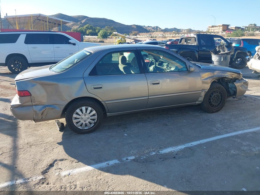 1999 Toyota Camry Le VIN: 4T1BG22K4XU394230 Lot: 43583605