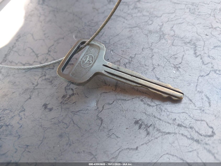 1999 Toyota Camry Le VIN: 4T1BG22K4XU394230 Lot: 43583605