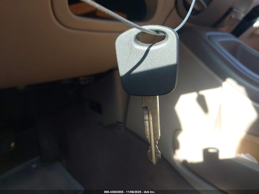 1998 Ford Expedition Eddie Bauer/Xlt VIN: 1FMRU1761WLA26895 Lot: 43583855