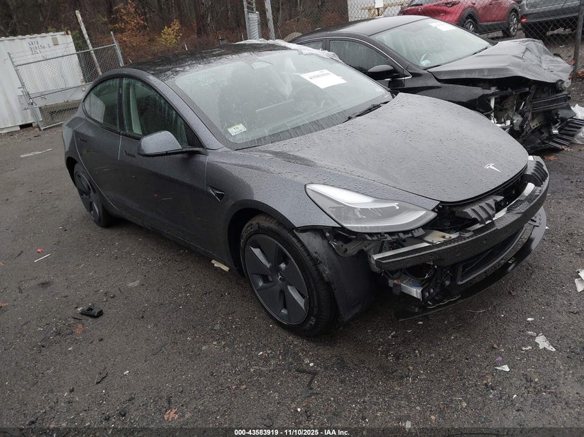 TESLA MODEL 3 REAR-WHEEL DRIVE
