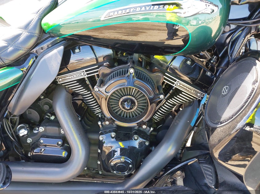 2011 Harley-Davidson Flhxse2 VIN: 1HD1PZ811BB960872 Lot: 43583945