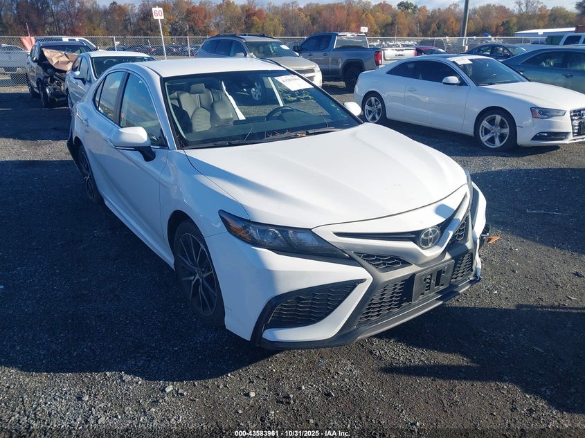 TOYOTA CAMRY SE