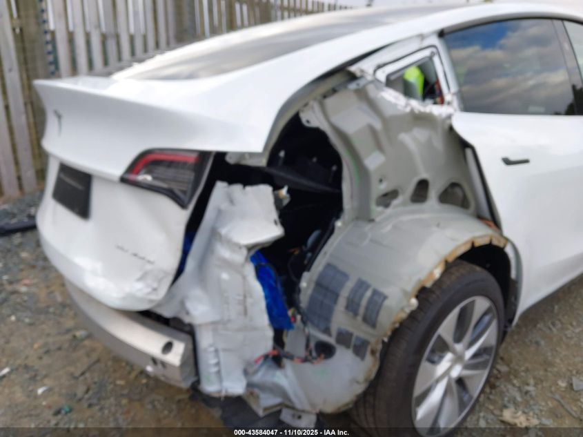 2023 Tesla Model Y Awd/Long Range Dual Motor All-Wheel Drive VIN: 7SAYGDEE2PA192866 Lot: 43584047