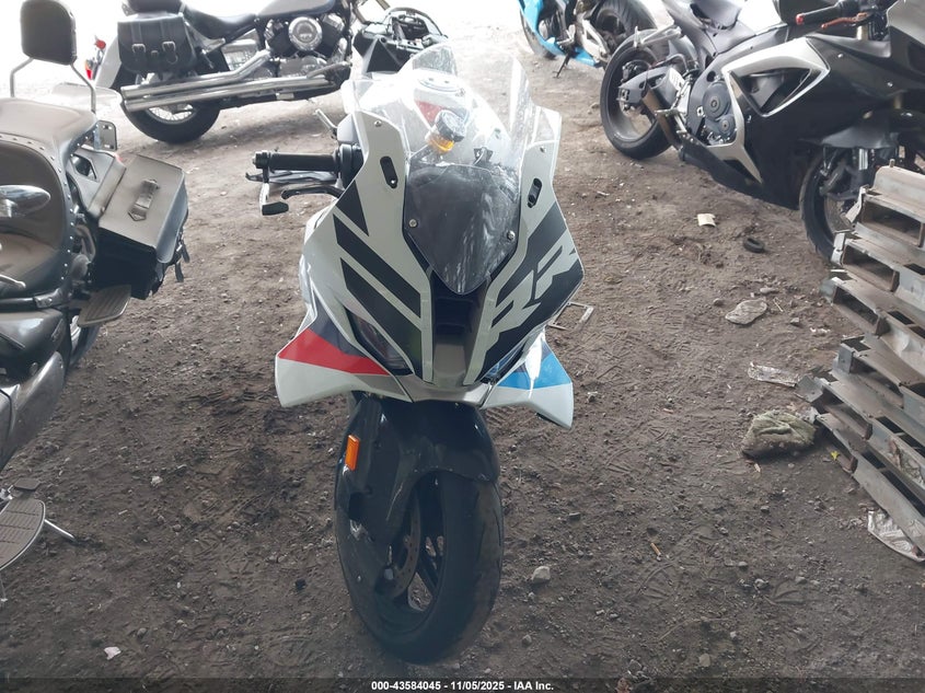 WB10P2302S6L37060 2025 BMW S 1000 photo no. 5