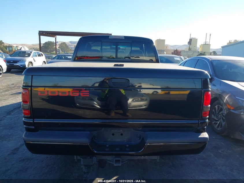 1998 Dodge Ram 1500 St VIN: 1B7HC13Y4WJ234775 Lot: 43584201