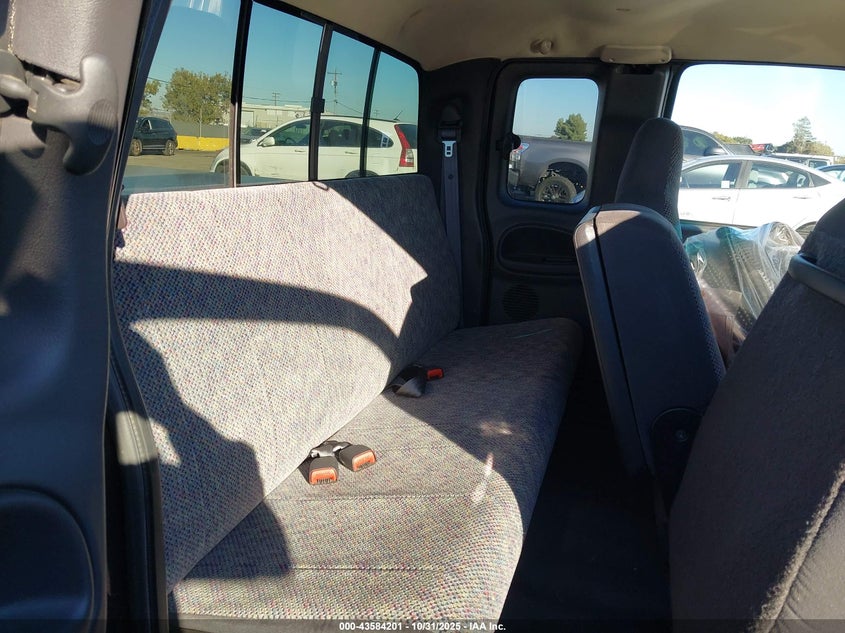 1998 Dodge Ram 1500 St VIN: 1B7HC13Y4WJ234775 Lot: 43584201