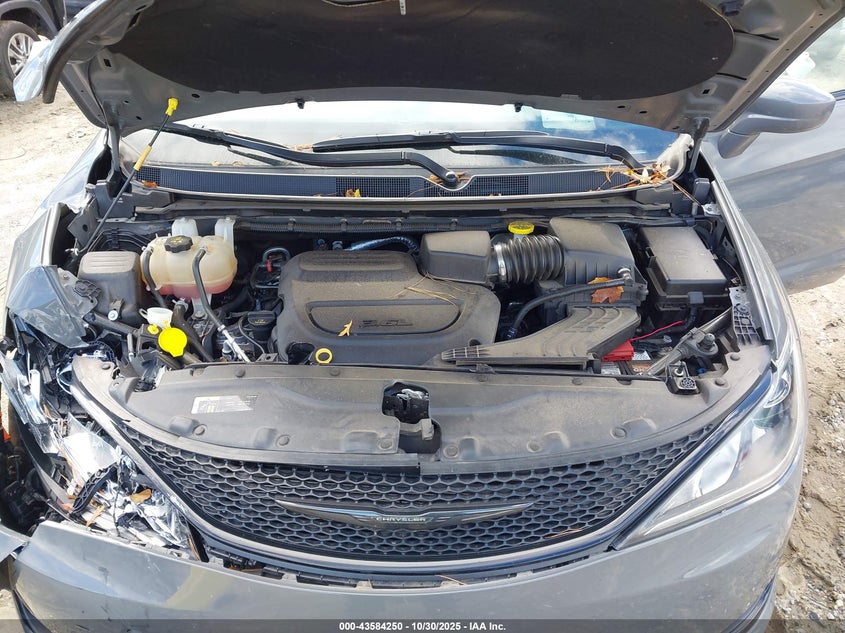 2020 Chrysler Pacifica Touring VIN: 2C4RC1FG0LR251832 Lot: 43584250