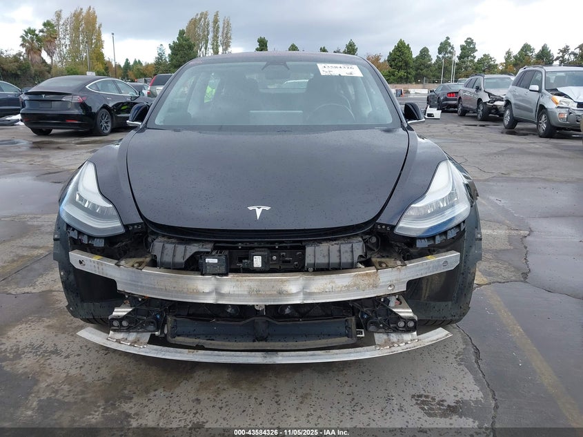 2018 Tesla Model 3 Long Range/Mid Range VIN: 5YJ3E1EA5JF028014 Lot: 43584326